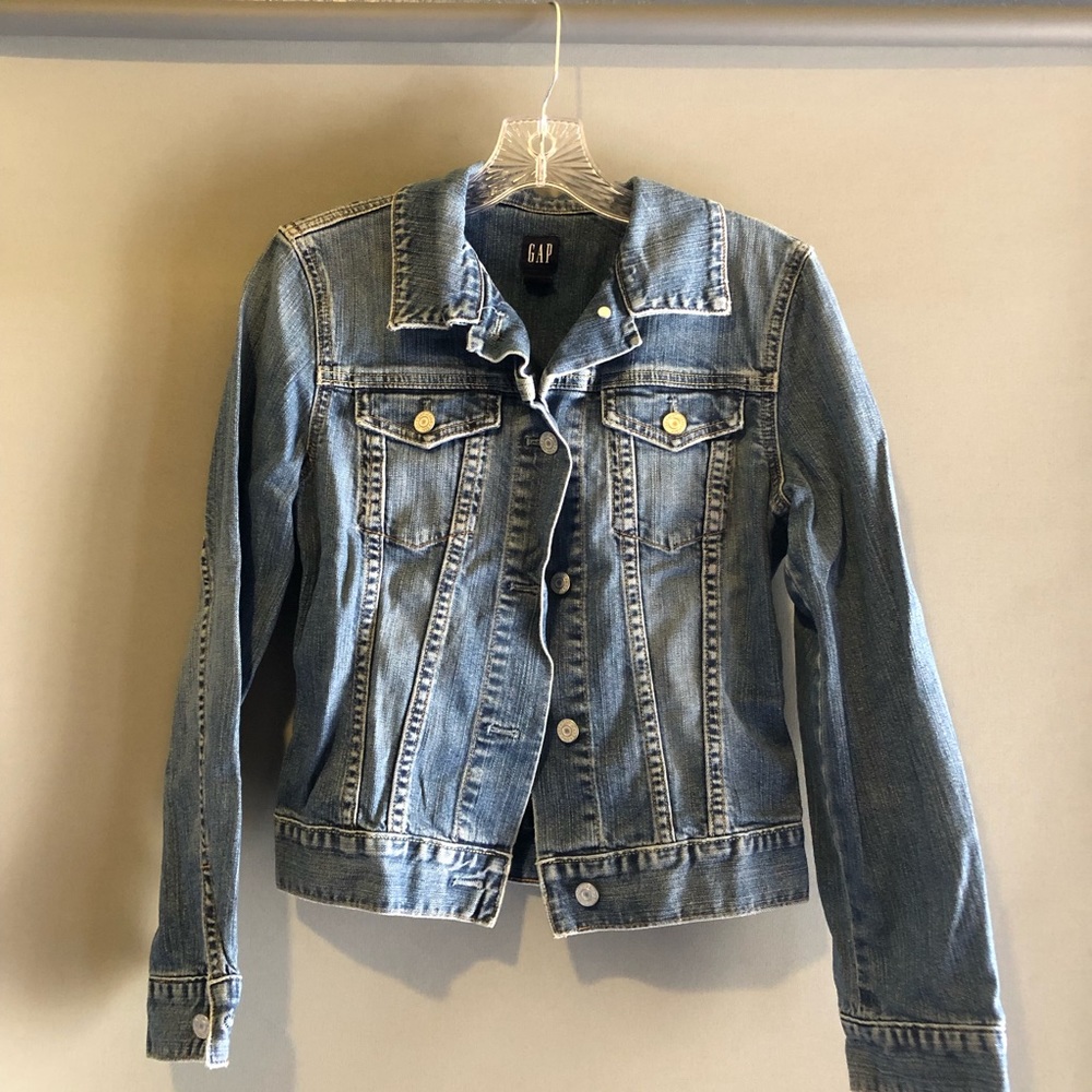 Gap Jean jacket like new size small
